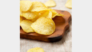 포슬포슬 감자 속살에 버터, 허브, 레몬즙…비교 불가 천상의 맛 