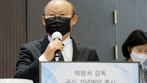 박항서 감독 측, 결별설에 “월드컵 예선 이후 거취 변동 없을 것”