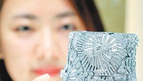 세상에 하나뿐인 8억원짜리 피아제 팔찌