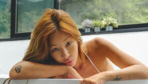 제시, 반전 청순 섹시미…독보적 비키니 자태 