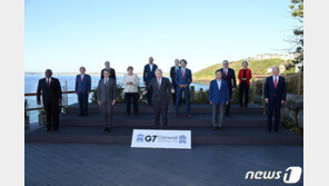 G7 마친 문대통령 “국민 대표한다는 마음으로 임해…韓 자랑스러워”