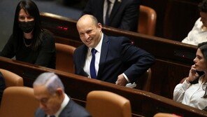 이스라엘 12년 만 정권교체…새 총리 앞길 험로 예고 