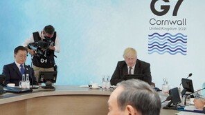 文대통령 “스가 총리와 첫 대면, 회담 불발 아쉬워”