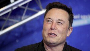 다시 말 바꾼 머스크 “청정에너지 사용하면 비트코인 결제 허용”