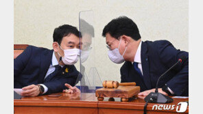 ‘돌풍 아닌 태풍’ 이준석에 떠밀린 與, 전략 수정 나서나