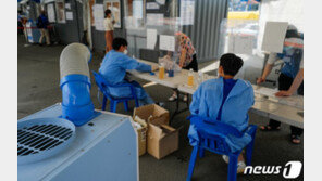 [속보]신규 확진 374명, 84일만 최소…백신 1차 접종률 24.5%