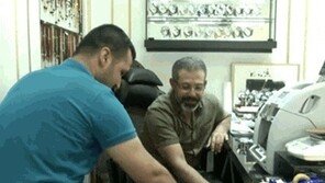 “감히 주인 돈을 만져”…금전함 손대면 깨무는 ‘다람쥐 경비원’