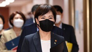 전현희, 국민의힘 전수조사 직무회피…野 반발에 물러서