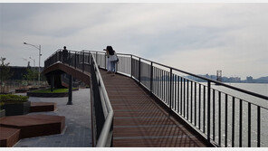 만석부두에 설치된 ‘해안 산책로’