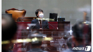 이준석 “문자 쏘고 싶었지만 참은 이유, 그 돈으로 대변인 활동비 주려”