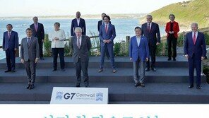 맨 앞줄이 한국의 위상? 文대통령 G7사진 알고보니…