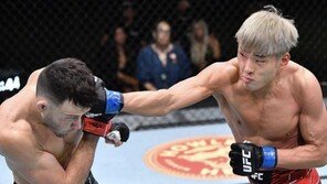 ‘스팅’ 최승우, 에로사에 화끈한 TKO 승…UFC 3연승 질주