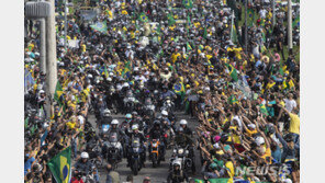 브라질 코로나 누적 사망 50만명…분노한 시민들, 대통령 퇴진 요구