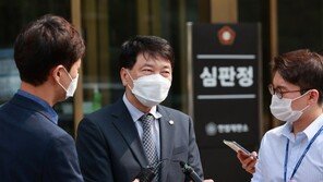 尹 측 “헌재 각하 결정 존중…징계취소 소송서 위법성 다툴 것”