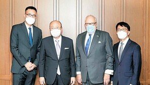 김승연 한화 회장, 美헤리티지재단 회장 만나