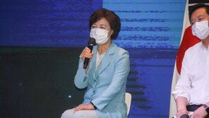 추미애 ‘쥴리’ 논란에 “여성에 관심 없다…검증, 꼼수로 비켜가”