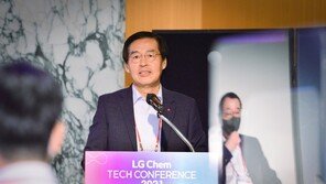 LG화학, R&D 인재 확보 총력… 신학철 부회장 주관 ‘테크 컨퍼런스’ 개최