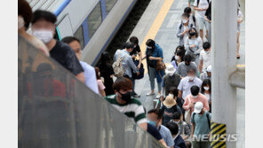 서울역 진입하던 무궁화호 열차 탈선…“인명 피해는 없어”