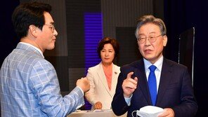 “김 빠진 사이다” “왜곡 자중”…反이재명 vs 李 충돌 격화