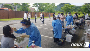 정부 “수도권 거리두기 격상 준비 중…시점은 아직”