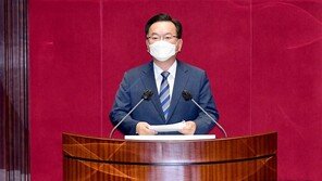 金 총리 “물러설 곳 없다…거리두기 최고단계 검토”