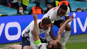 축구종가 vs 아주리군단… 기다리기 힘든 ‘웸블리 결투’