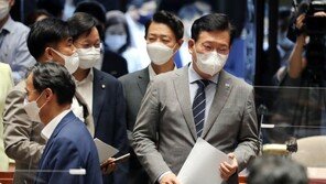 총리 ‘하위 80%에 재난금’ 시정연설… 與는 전국민 확대 또 시사 