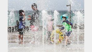 소나기에 실려온 무더위…전국 폭염특보