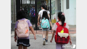 ‘전면 원격’에 속타는 학부모…“학원 끊을 수도 없고”