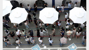 또또또 사상 최다…신규확진 1378명 ‘4차 대유행 초비상’