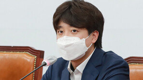 이준석 “文정부 들어 통일부 뭘 했나…유튜브도 재미없어”