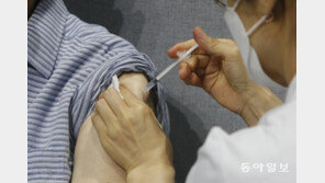 “항체 더 생길 줄 알고…” 화이자 4회 접종한 日할아버지 