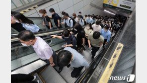 “택시 3명 타면 안돼”→“같이 타도 따로 내리면 돼” 오락가락