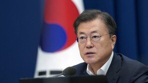 문 대통령 지지율 40%대 회복…민주당도 오름세