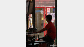 코로나 재확산에…자영업자 빚 831조 폭탄 경고등