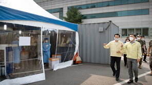 국방부 “4차 대유행은 준전시 상황”…서욱, 검사소 점검