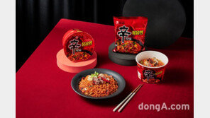 35년 만에 탄생한 새로운 매운맛… 농심, 국물 없는 ‘신라면볶음면’ 출시