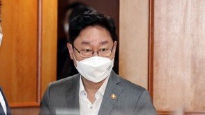 박범계 “윤석열 주장한 ‘尹·秋 동반사퇴론’…말 그대로 금시초문”