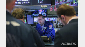 뉴욕증시 3대 지수 또 사상 최고 마감…다우, 126p↑