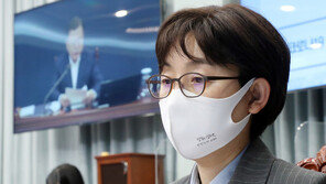 정부 “새 거리두기, 집단지성으로 만들었다”…‘기모란 경질론’ 선긋기