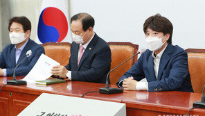 국민의힘, 추석 밥상에 대선후보 8명 올린다…1차 컷오프 일정 논의