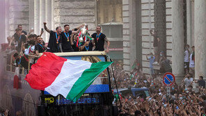 코로나에 초토화됐던 이탈리아… 축구 우승에 시름 잊고 하나로 뭉쳐