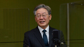 이재명 “이낙연이야말로 측근 말 많아” 옵티머스 의혹 직격