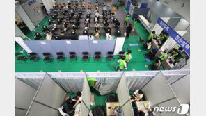 55~59세 사전예약 오늘밤 8시 재개…50~54세 19일부터 분산예약