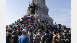 쿠바 반정부 시위서 1명 사망…체포·실종 100여명