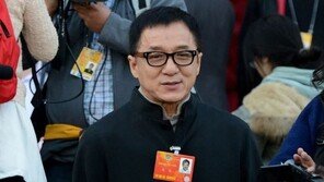 ‘공산당원 되고 싶다’는 성룡에 중국서도 조롱하는 이유