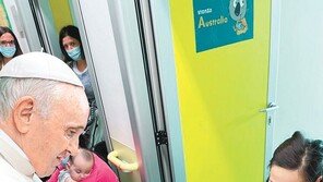 수술받은 교황, 소아암 환자 위문 방문