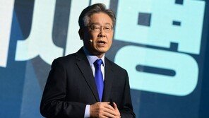 이재명 “文 대통령, ‘맘고생 많았네’ 위로…집중 견제는 내 업보”