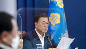 文, 선별진료소 폭염 대책 당부…“냉방 장치 부족함 없도록”