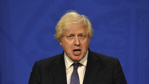 英총리 “유로2020 인종차별 발언한 팬, 경기 관람 금지”